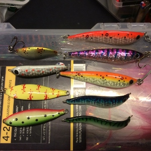 1Kuva Kevennettyjä 3 Jamon proto kepeetä 2 Jamoa 1 Hummeli 1 Jaytee 2 Toopea molemmissa hieno hilekuppi  95e posteineen