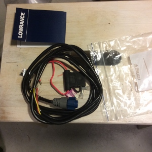 Syksyllä ostettu käyttämätn lowrance virtajohto hds laitteisiin, mukanasulakkeen pidin ja sulakkeet. 45e