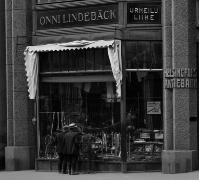 onni lidebäck----1913----helsingi kaupunginmuseo----kuvaaja Sundström Eric----.jpg