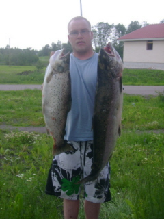 5,15 ja 12,8 ja 95 rumana takapihalla