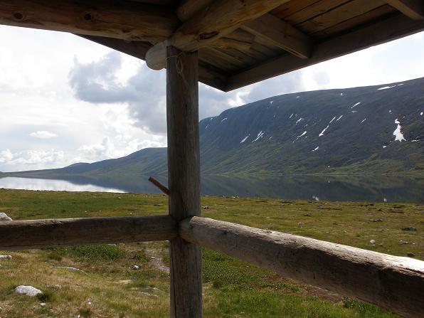 Näkymä autiotuvan terassilta.JPG