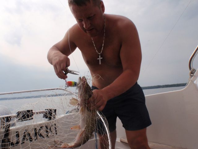 Veiko ja yksi tavoitekala.