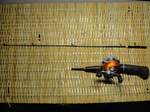 Pilkkivapa hyrräkelalle 005.jpg