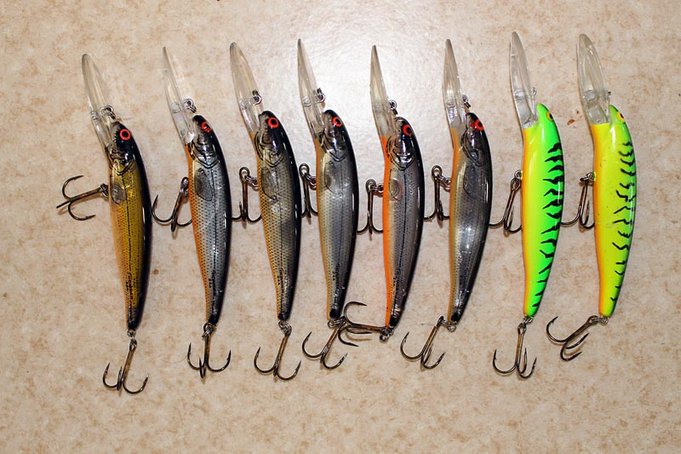 Syvänne bomberit parhaissa väreissä, 35eur