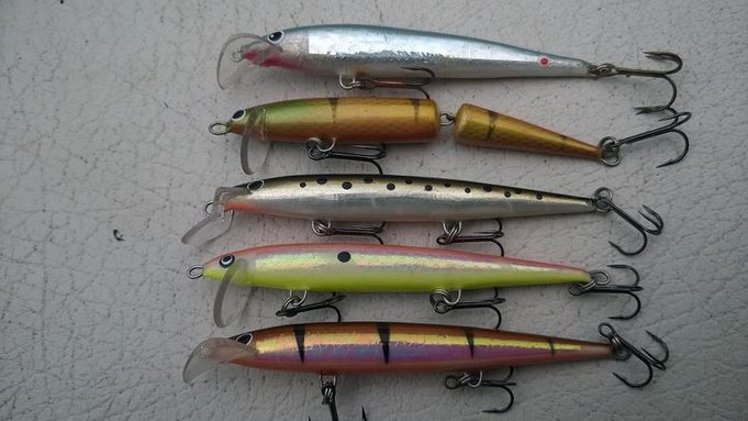 2 paketti hinta 30 e<br />- omatekeleitä<br />-pituus noin 11cm