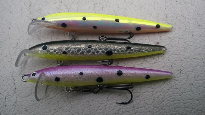 8 paketti 30 e<br />-uusia<br />- samoilla vaapuilla kaksi kertaa näsijärven lohikuninkuuskilpailuiden palkintopallilla.<br />- 9cm