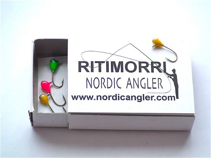 Loisteliaat käsintehdyt Ritimorrit. Morreissa on käytetty vahvoja Marutokoukkuja #14.<br />Väritys on taattua sekä todella siistiä jälkeä. Morrien päällä hieman hopeista kimallusta.<br />Lähetämme Morrit tyylikkäissä rasioissa. <br />2.50€