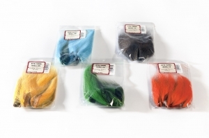 Bucktail (häntäpala)<br />2.10 €<br /><br />Bucktail (peuranhäntä) on perhonsitojan perusmateriaali, jota on käytetty monessa perhossa. Bucktail soveltuu käytettäväksi siivissä ja pyrstöissä.<br /><br />Bucktail-pala on hyvä ja edullinen vaihtoehto koko häntäpalalle. Bucktail-palassa on tarpeeksi materiaalia todella moneen perhoon.<br /> <br />Karvan pituus on tyypillisesti 8-10 cm. Pakkauksessa on kaksi palaa karvaa.