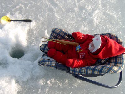 tyttö pilkillä.jpg