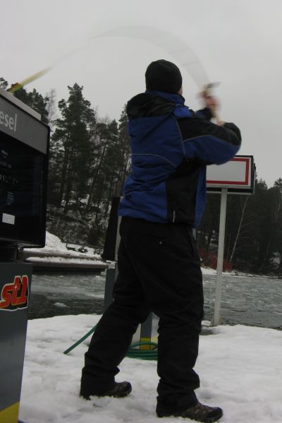 Taipuu se Capture -200g keppikin isomman kapulan kanssa..  Toivottavasti kukaan ei tunnista salaista ottipaikkaa.