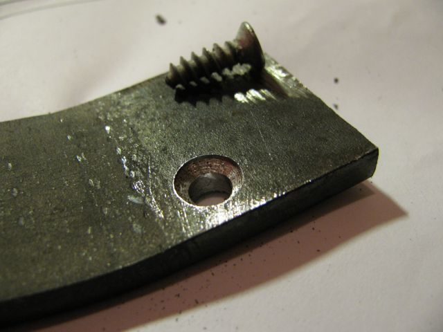 Pulkka suksen kiinnitys aukkojen porailua.jpg