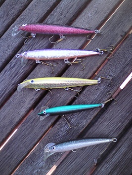 Kaksi ylintä HK-Varma, seuraavat 2 Iitin uistimia ja alin 65mm Merimetso.  H. 34e.