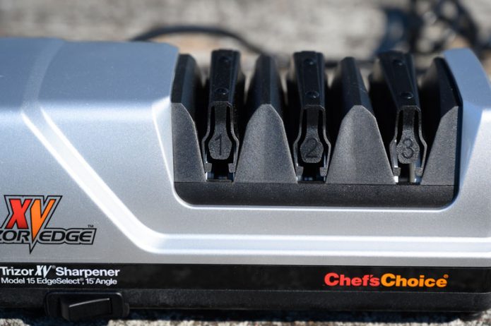 Kun tylsä veitsi ei ole vaihtoehto – Chef’s Choice Trizor XV Chef’s Choice Trizor XV teroittaa